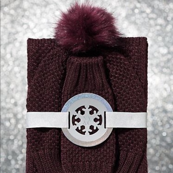 New York & Company Accessories - 3-piece Hat, Scarf & gloves set